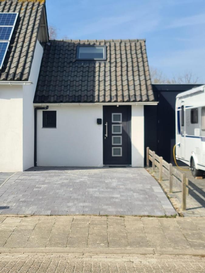 Calm Down Near The Sea Bed & Breakfast Vlissingen Exterior photo